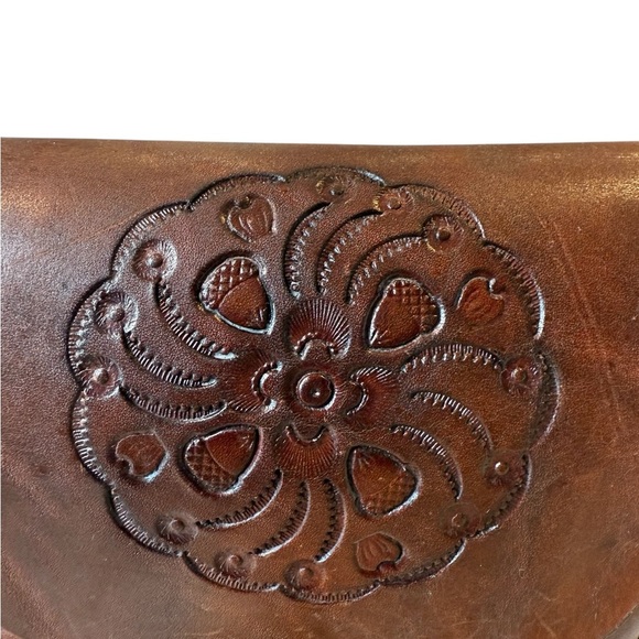 Vintage Tooled Genuine Leather Festival Saddle Bag Mini Purse Toggle Closure - Picture 6 of 15